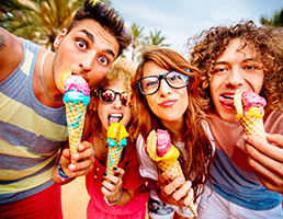 Family-IceCream-450x350-GettyImages-507428735 Family-IceCream-450x350-GettyImages-507428735